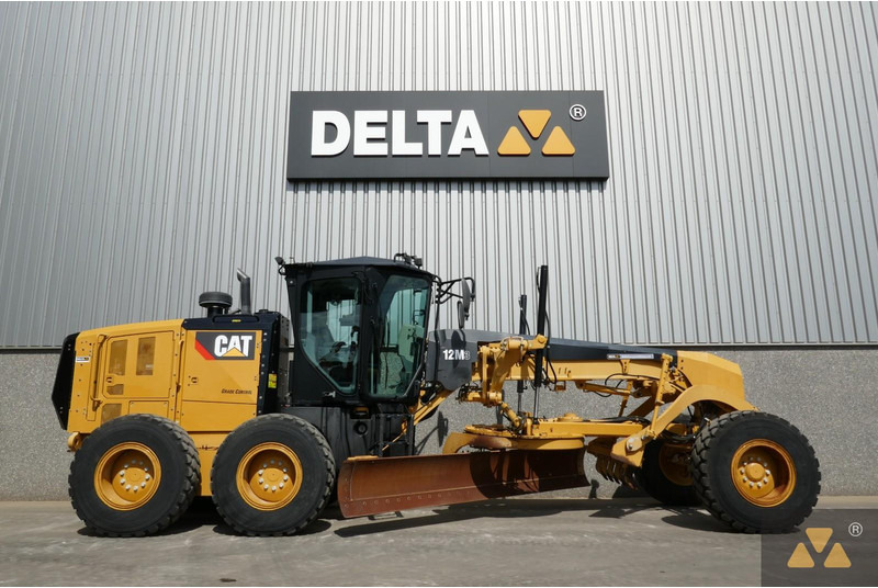 Caterpillar 12M3 - آلة تسوية الأرض: صور 2 Caterpillar 12M3 - آلة تسوية الأرض: صور 2