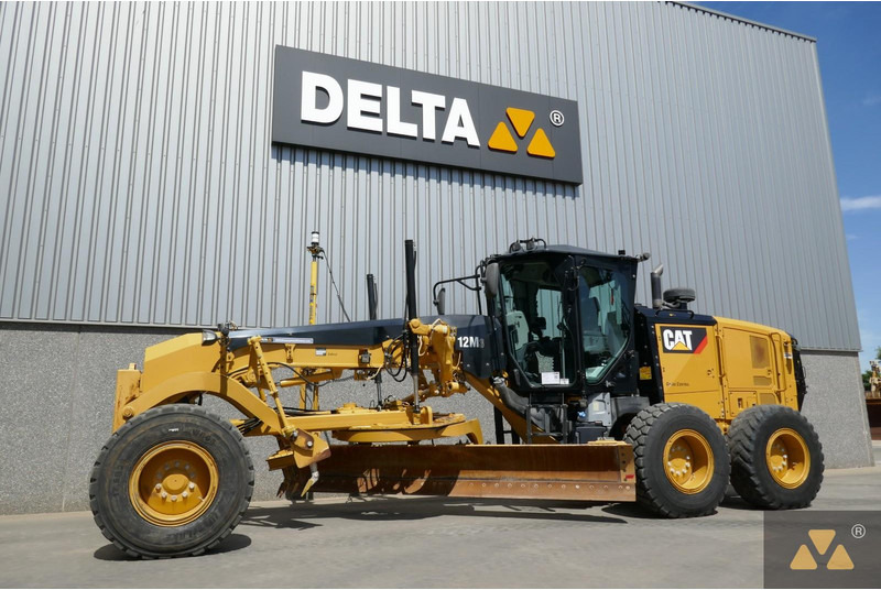 Caterpillar 12M3 - آلة تسوية الأرض: صور 4 Caterpillar 12M3 - آلة تسوية الأرض: صور 4