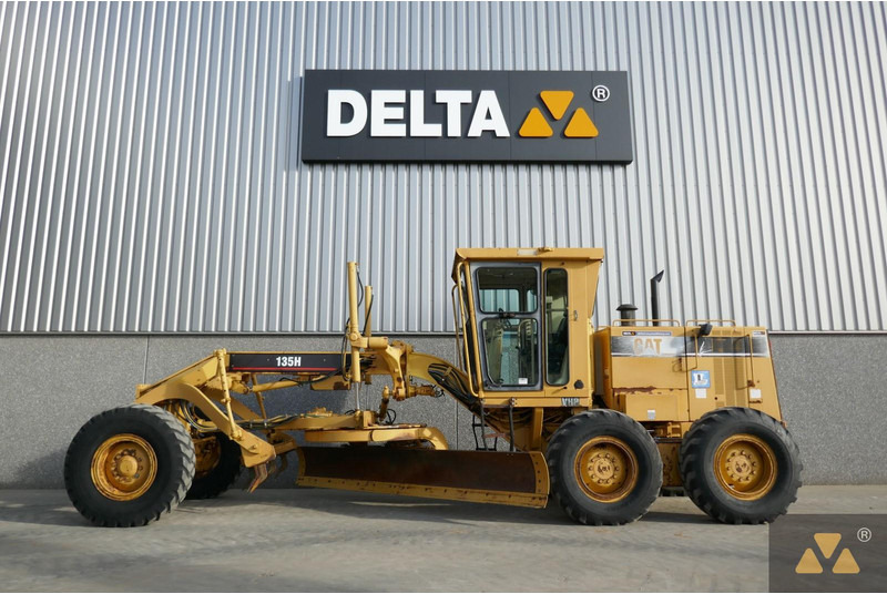 Caterpillar 135H - آلة تسوية الأرض: صور 1 Caterpillar 135H - آلة تسوية الأرض: صور 1
