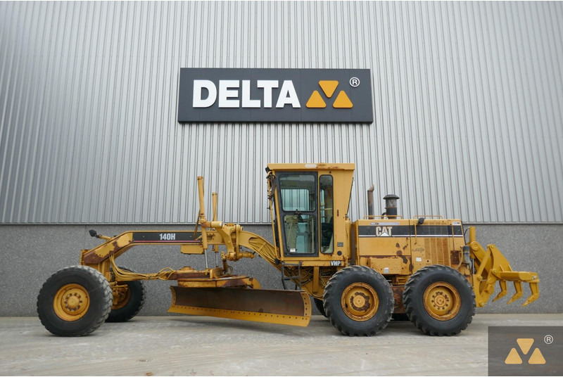 Caterpillar 140H - آلة تسوية الأرض: صور 1 Caterpillar 140H - آلة تسوية الأرض: صور 1