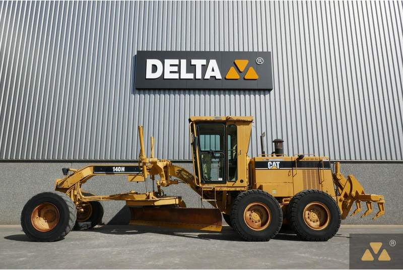 Caterpillar 140H - آلة تسوية الأرض: صور 1 Caterpillar 140H - آلة تسوية الأرض: صور 1