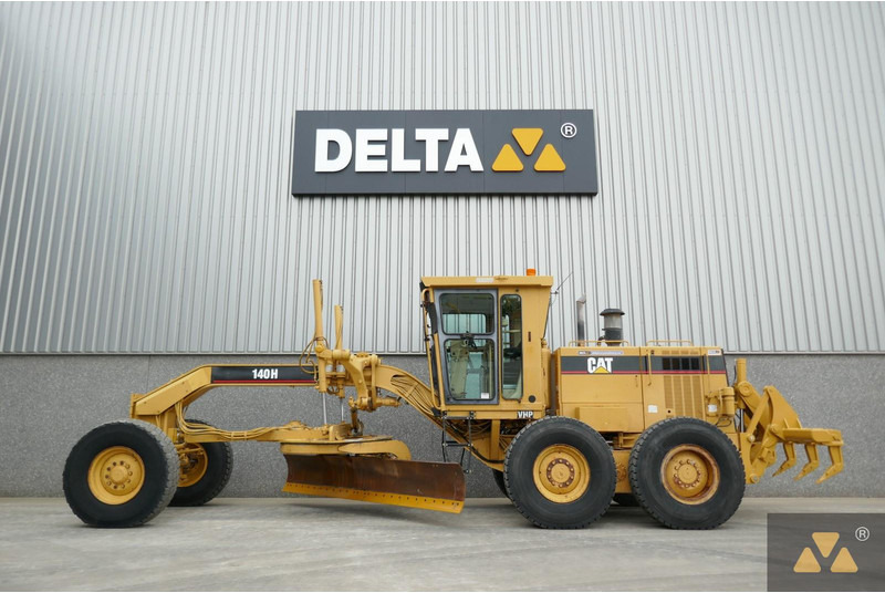 Caterpillar 140H - آلة تسوية الأرض: صور 1 Caterpillar 140H - آلة تسوية الأرض: صور 1