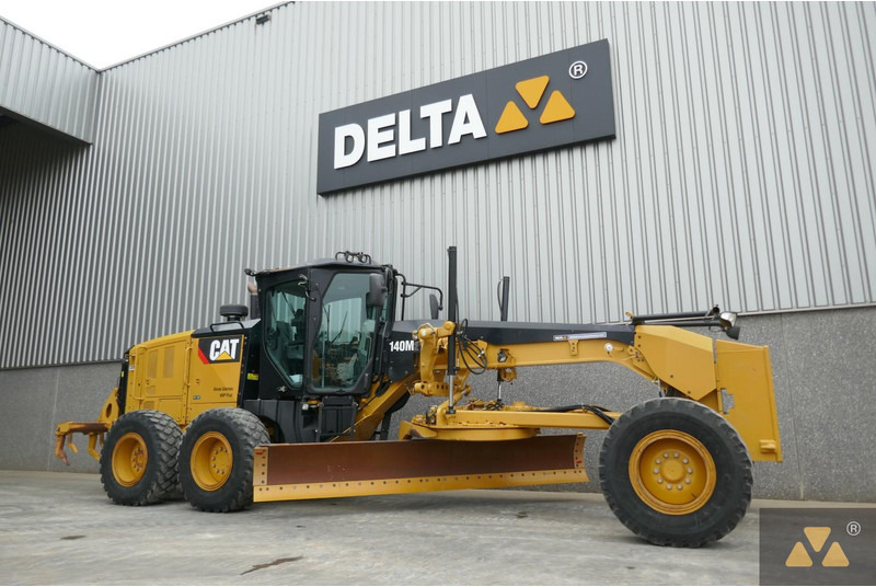 Caterpillar 140M2 - آلة تسوية الأرض: صور 3 Caterpillar 140M2 - آلة تسوية الأرض: صور 3