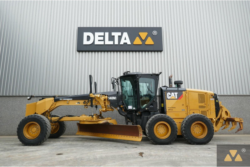 Caterpillar 140M2 - آلة تسوية الأرض: صور 1 Caterpillar 140M2 - آلة تسوية الأرض: صور 1