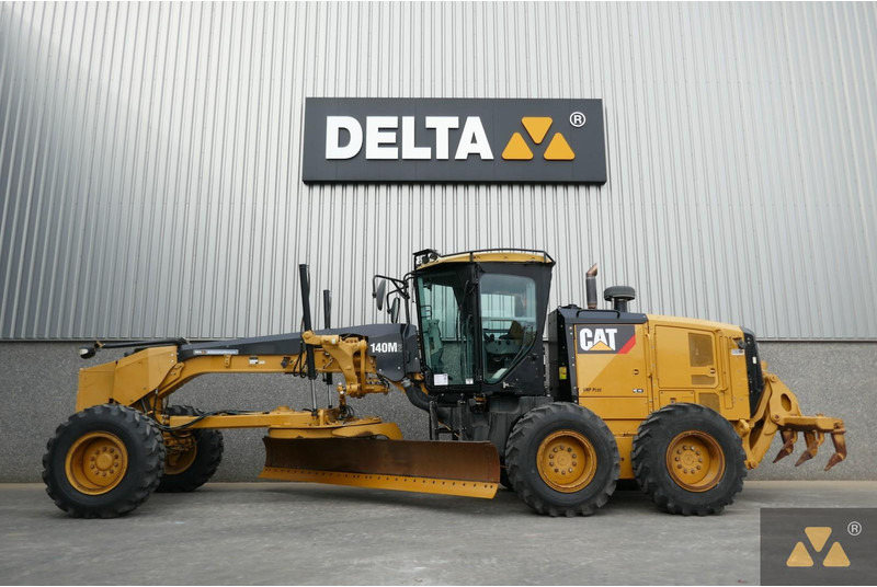 Caterpillar 140M2 - آلة تسوية الأرض: صور 1 Caterpillar 140M2 - آلة تسوية الأرض: صور 1