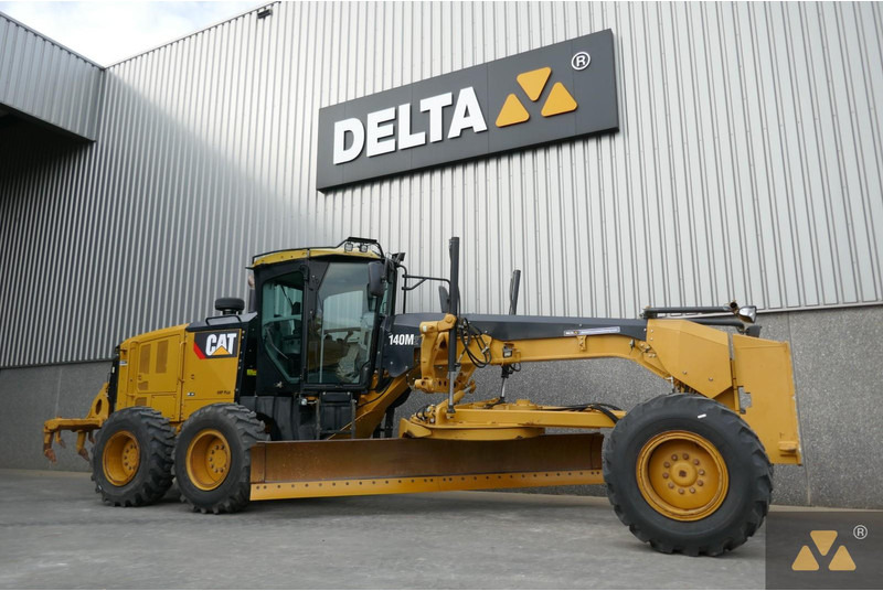 Caterpillar 140M2 - آلة تسوية الأرض: صور 3 Caterpillar 140M2 - آلة تسوية الأرض: صور 3