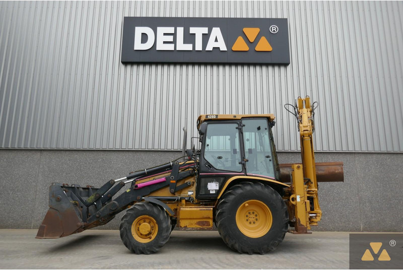 Caterpillar 428D - حفار متعدد الاستخدام: صور 1 Caterpillar 428D - حفار متعدد الاستخدام: صور 1