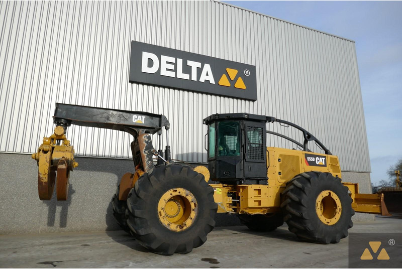 Caterpillar 555D - معدات الغابات: صور 5 Caterpillar 555D - معدات الغابات: صور 5