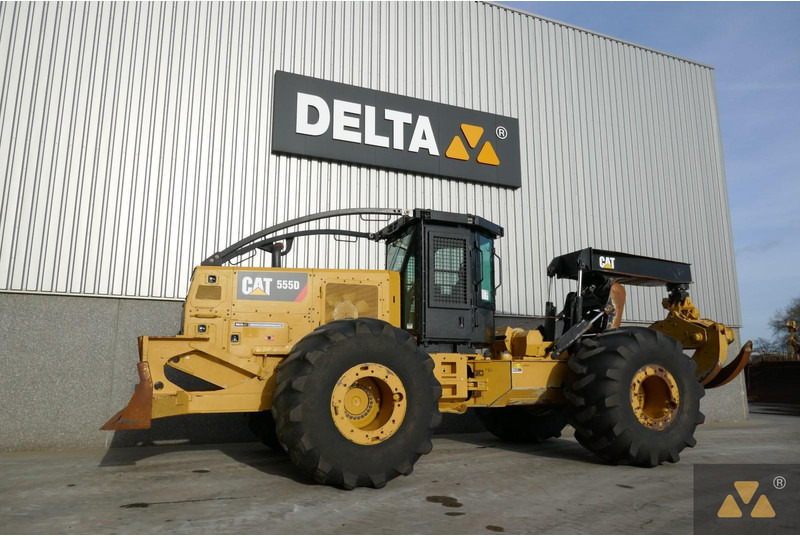 Caterpillar 555D - معدات الغابات: صور 4 Caterpillar 555D - معدات الغابات: صور 4