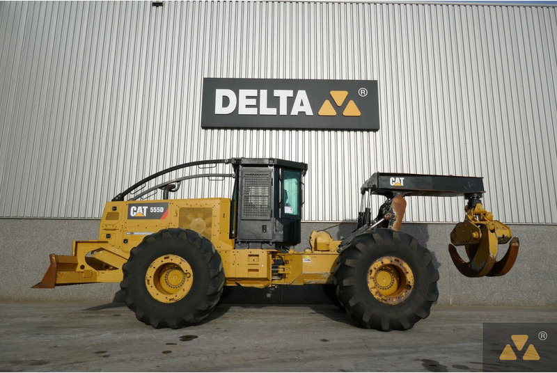 Caterpillar 555D - معدات الغابات: صور 1 Caterpillar 555D - معدات الغابات: صور 1