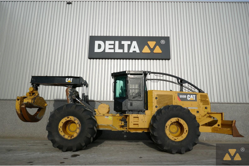 Caterpillar 555D - معدات الغابات: صور 2 Caterpillar 555D - معدات الغابات: صور 2