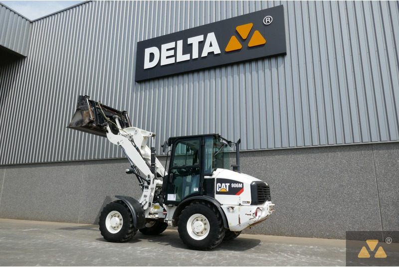 اللودر بعجل Caterpillar 906M: صور 11