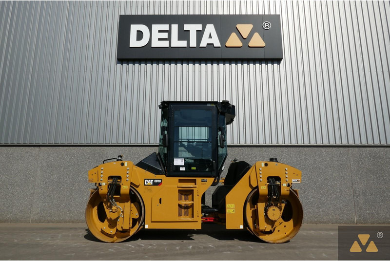 Caterpillar CB10 - مدحلة: صور 1 Caterpillar CB10 - مدحلة: صور 1