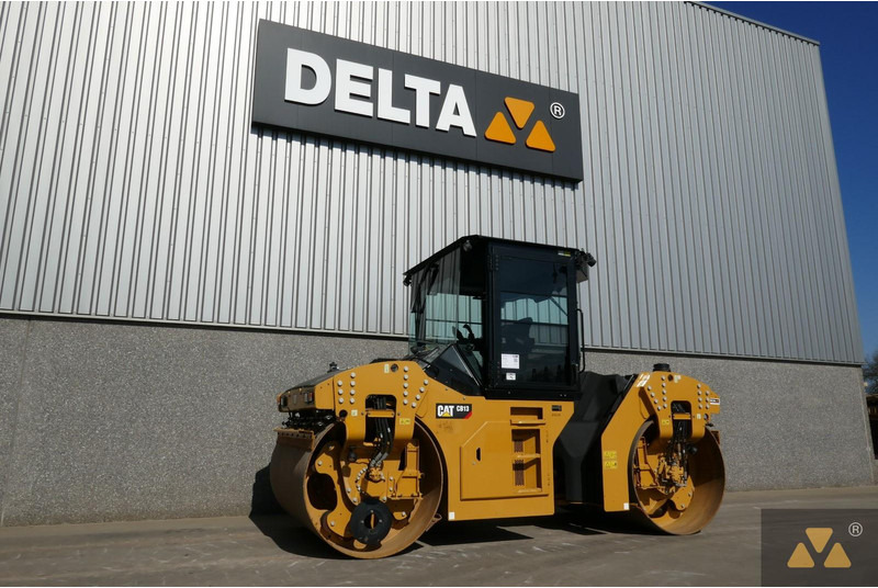 Caterpillar CB13 - مدحلة: صور 4 Caterpillar CB13 - مدحلة: صور 4