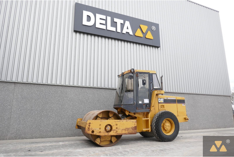 Caterpillar CS433C - مدحلة: صور 4 Caterpillar CS433C - مدحلة: صور 4