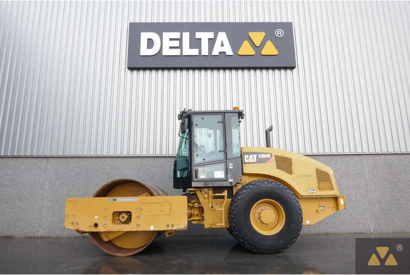 Caterpillar CS64B - مدحلة: صور 1 Caterpillar CS64B - مدحلة: صور 1
