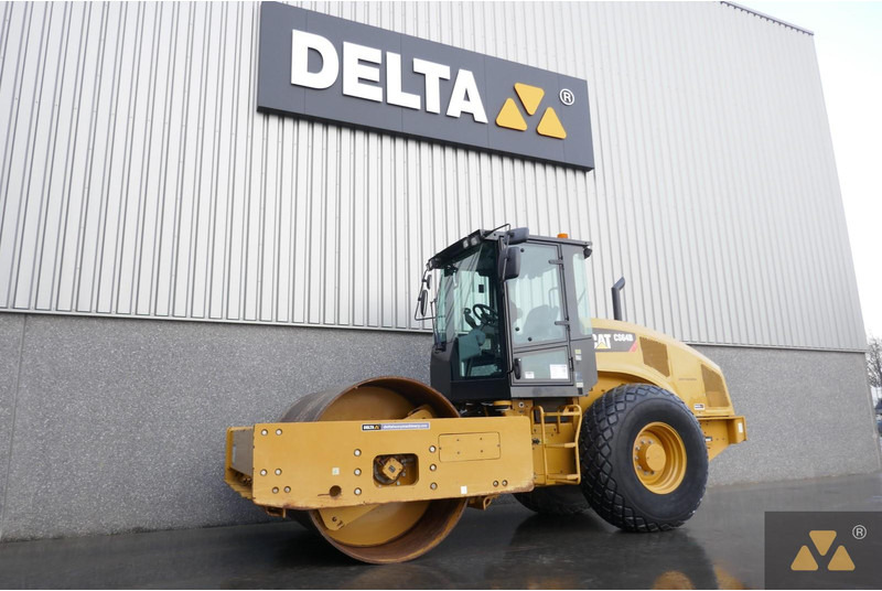Caterpillar CS64B - مدحلة: صور 4 Caterpillar CS64B - مدحلة: صور 4