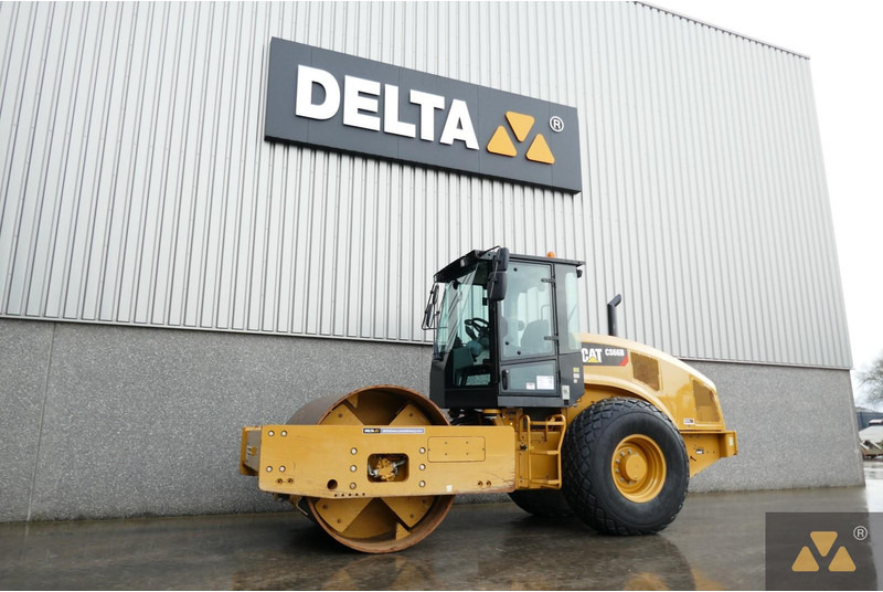 Caterpillar CS66B - مدحلة: صور 4 Caterpillar CS66B - مدحلة: صور 4