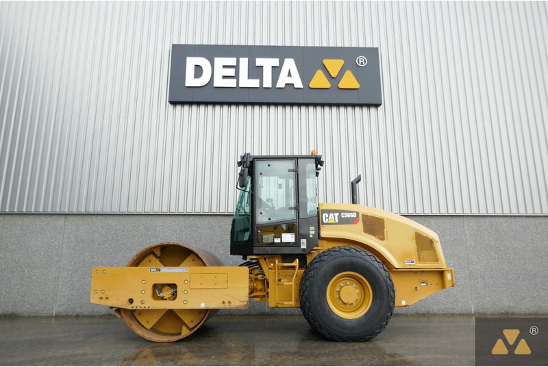 Caterpillar CS66B - مدحلة: صور 1 Caterpillar CS66B - مدحلة: صور 1