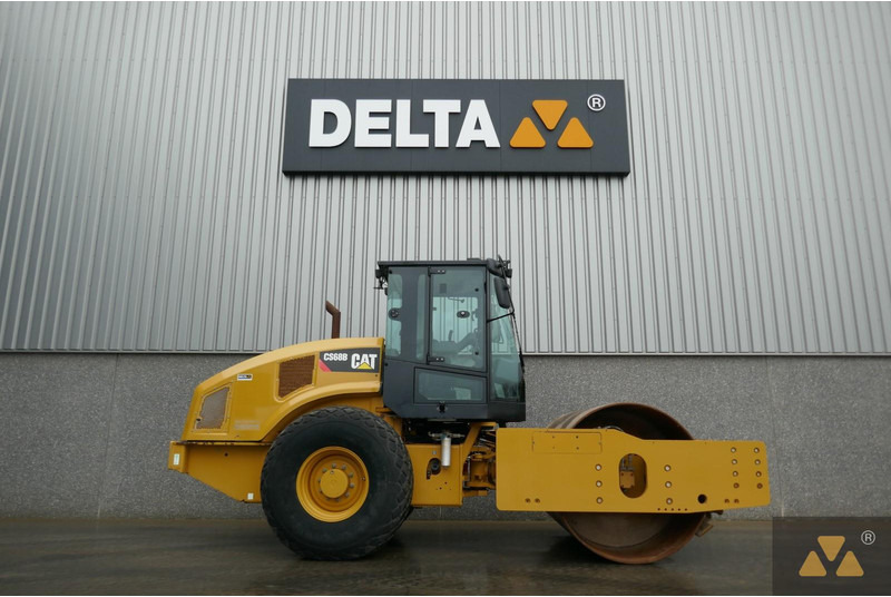 Caterpillar CS68B - مدحلة: صور 2 Caterpillar CS68B - مدحلة: صور 2