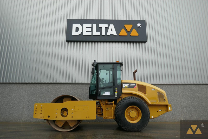 Caterpillar CS68B - مدحلة: صور 1 Caterpillar CS68B - مدحلة: صور 1