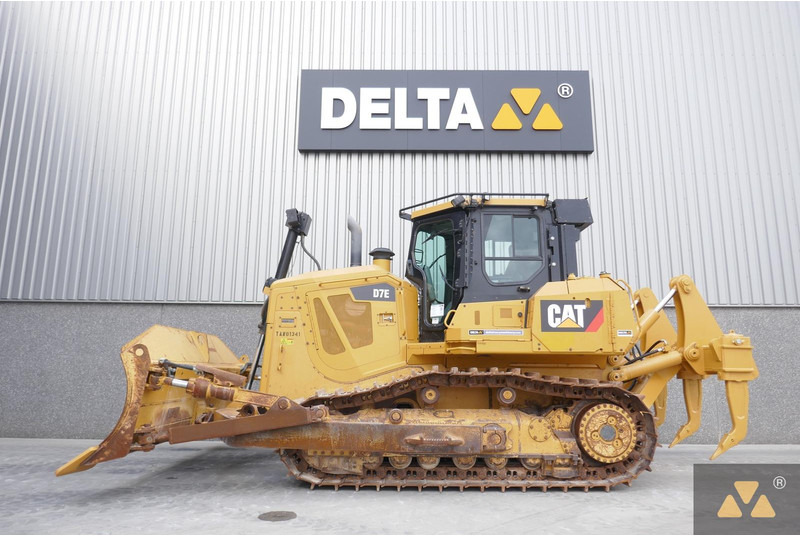 بلدوزر Caterpillar D7E: صور 1