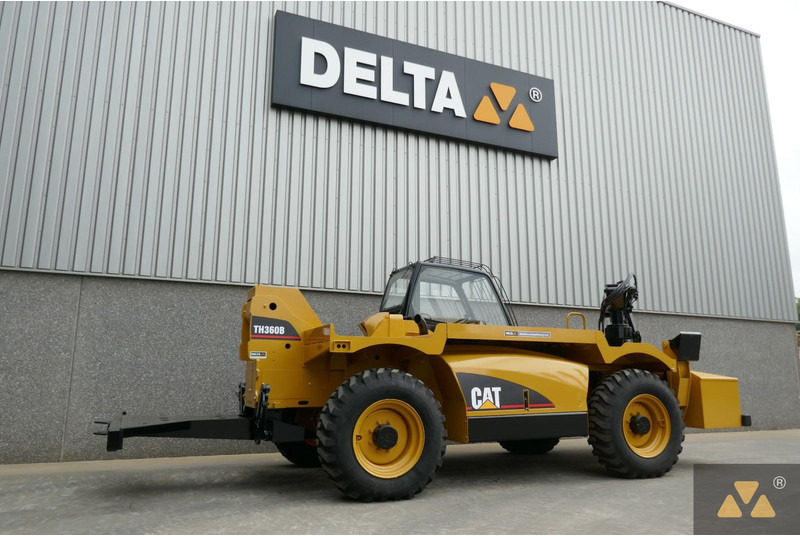 Caterpillar TH360B Welding Tractor - آلات البناء: صور 5 Caterpillar TH360B Welding Tractor - آلات البناء: صور 5