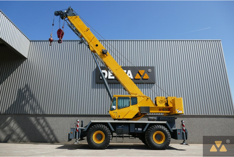 Grove RT650E - رافعة الطرق الوعرة: صور 1 Grove RT650E - رافعة الطرق الوعرة: صور 1