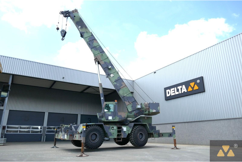 Grove RT875 Ex-army - رافعة الطرق الوعرة: صور 3 Grove RT875 Ex-army - رافعة الطرق الوعرة: صور 3