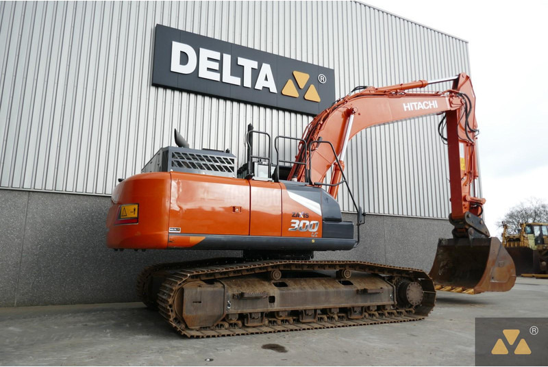 Hitachi ZX300LC-7 - حفارات زحافة: صور 5 Hitachi ZX300LC-7 - حفارات زحافة: صور 5
