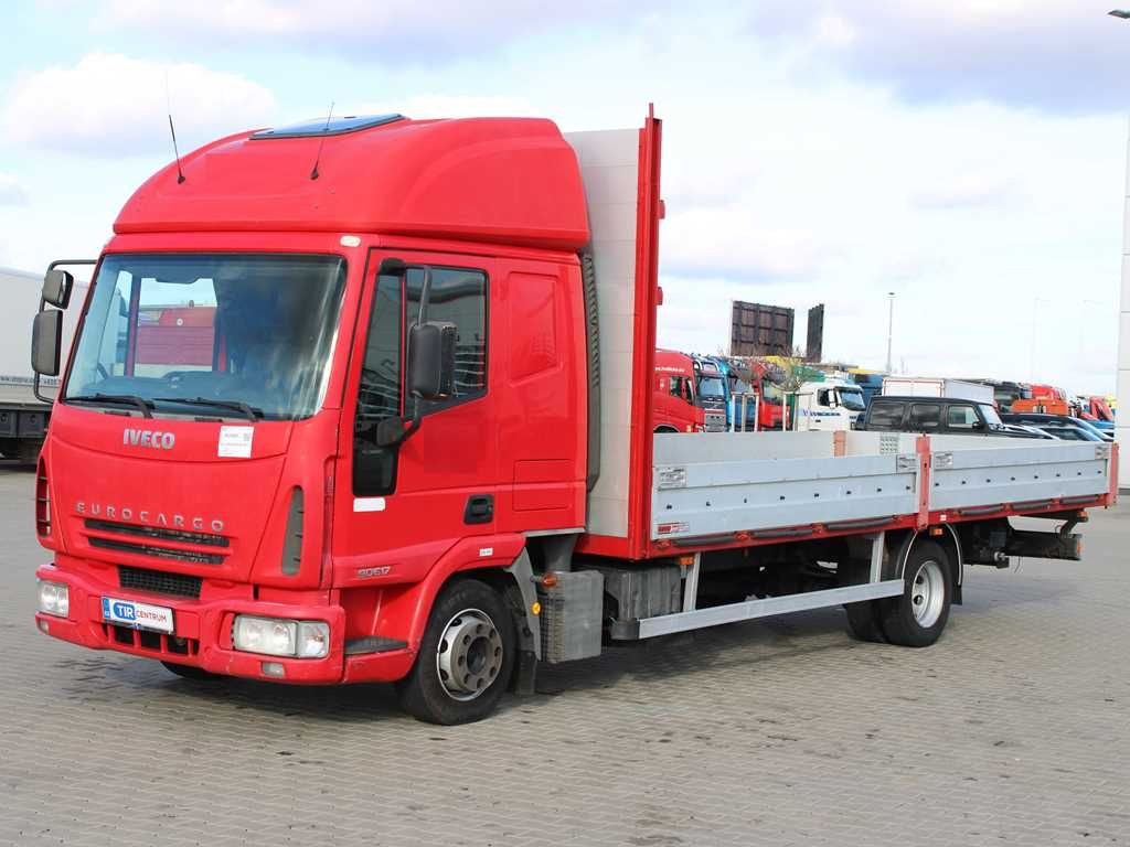Iveco EUROCARGO ML 90E17, EURO 3, PNEU 80% - شاحنة ستارة: صور 1 Iveco EUROCARGO ML 90E17, EURO 3, PNEU 80% - شاحنة ستارة: صور 1