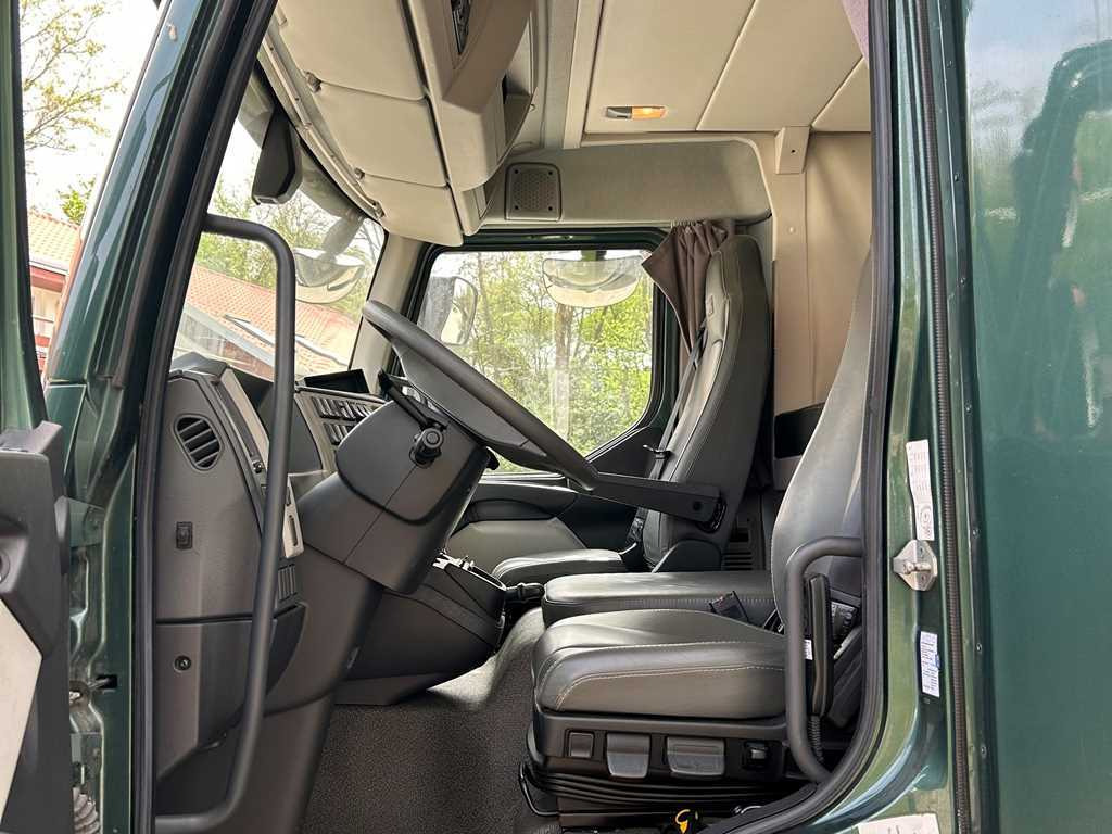 Volvo STX FL, FOR 6 PEOPLE, FOR TRANSPORTING FIVE HORSES, CAMERA, 2X HYDRAULIC FRONT - شاحنة نقل خيل: صور 3 Volvo STX FL, FOR 6 PEOPLE, FOR TRANSPORTING FIVE HORSES, CAMERA, 2X HYDRAULIC FRONT - شاحنة نقل خيل: صور 3