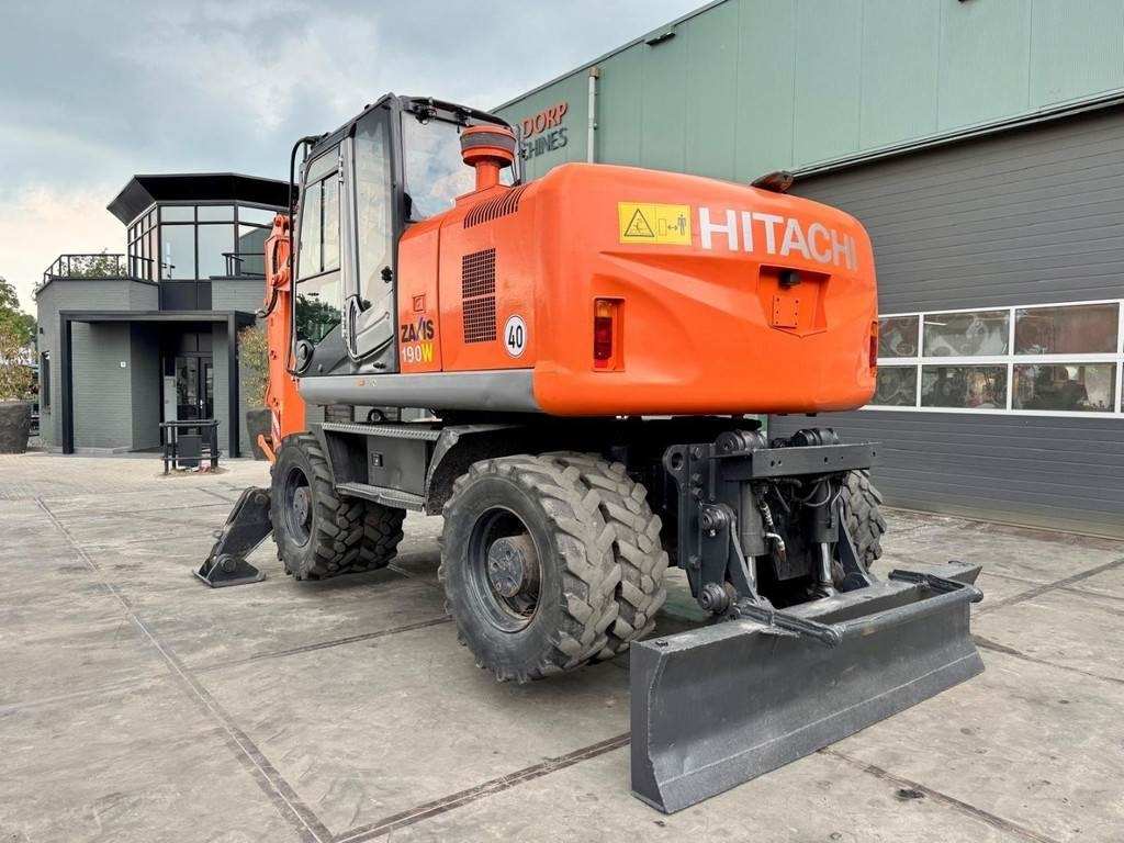 Hitachi ZX190W3 - حفارة على عجلات: صور 3 Hitachi ZX190W3 - حفارة على عجلات: صور 3