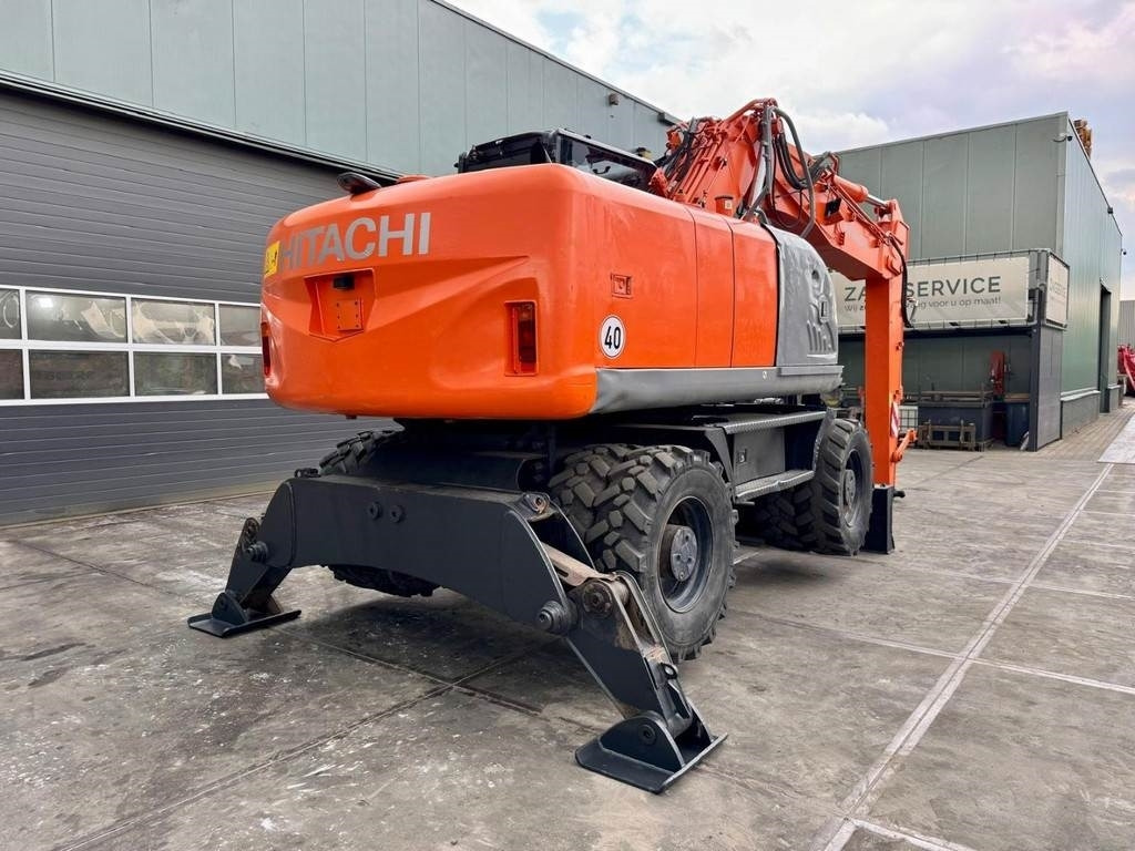 Hitachi ZX190W3 - حفارة على عجلات: صور 4 Hitachi ZX190W3 - حفارة على عجلات: صور 4