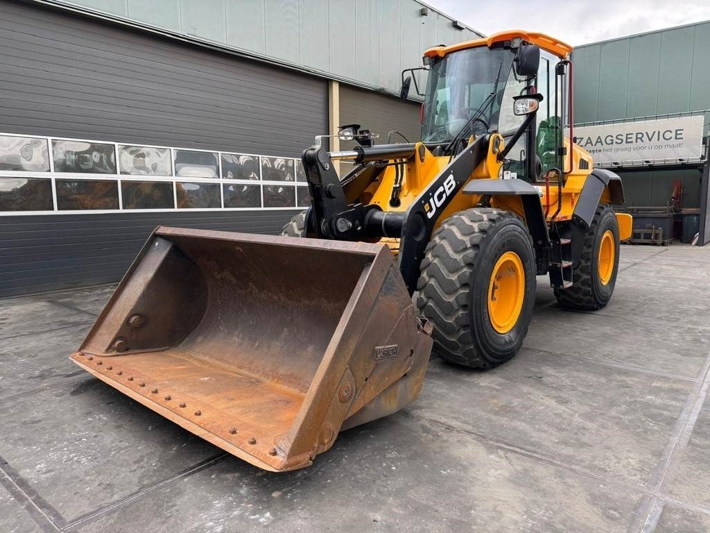 JCB 427 ZX - اللودر بعجل: صور 2 JCB 427 ZX - اللودر بعجل: صور 2