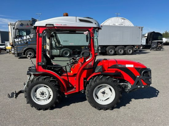 Antonio Carraro SRX 5800 TORA REDCAB, YANMAR; RADIO; KLIMA; RevGuide - جرار: صور 5 Antonio Carraro SRX 5800 TORA REDCAB, YANMAR; RADIO; KLIMA; RevGuide - جرار: صور 5
