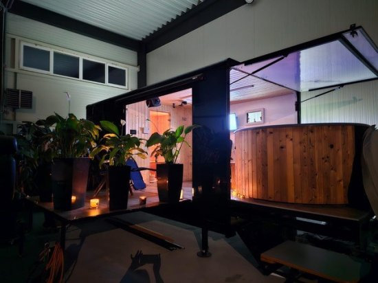 Izabella Wellnessanhänger mit Sauna und Whirlpool, Stromaggregat - كرفان سحب: صور 2 Izabella Wellnessanhänger mit Sauna und Whirlpool, Stromaggregat - كرفان سحب: صور 2