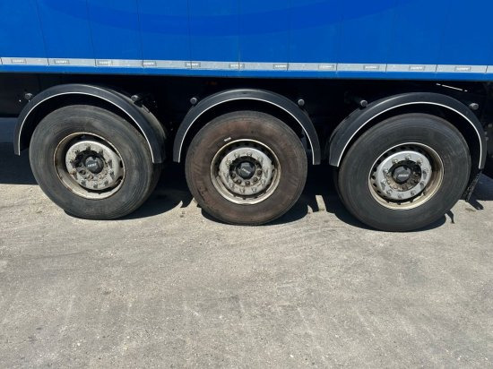 Kempf SKM 39 Alu-Kastenmulde 55m³ Rollplane - قلابة نصف مقطورة: صور 4 Kempf SKM 39 Alu-Kastenmulde 55m³ Rollplane - قلابة نصف مقطورة: صور 4