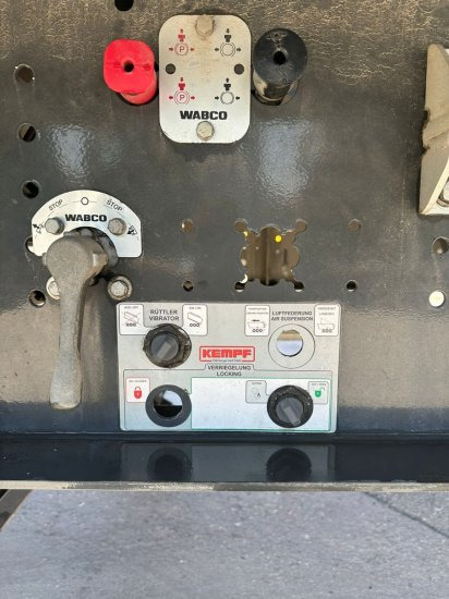 Kempf SKM 39 Alu-Kastenmulde 55m³ Rollplane - قلابة نصف مقطورة: صور 5 Kempf SKM 39 Alu-Kastenmulde 55m³ Rollplane - قلابة نصف مقطورة: صور 5