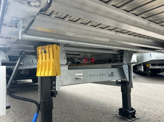 Knapen K100 Schubboden, Neufahrzeug, 10mm Boden, Liftachse, Funk - أرضية المشي نصف مقطورة: صور 5 Knapen K100 Schubboden, Neufahrzeug, 10mm Boden, Liftachse, Funk - أرضية المشي نصف مقطورة: صور 5