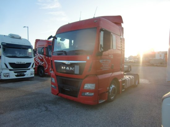 MAN TGX 18.440 XLX Low Deck, Automatik, E6 - شاحنة جرار: صور 3 MAN TGX 18.440 XLX Low Deck, Automatik, E6 - شاحنة جرار: صور 3