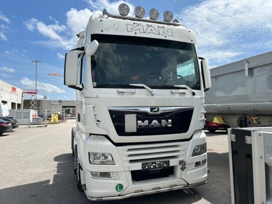 MAN TGX 18.460 XXL Intarder, Standklima, Automatik, EURO 6, Motorschaden/Engine Damage - شاحنة جرار: صور 2 MAN TGX 18.460 XXL Intarder, Standklima, Automatik, EURO 6, Motorschaden/Engine Damage - شاحنة جرار: صور 2