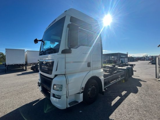 MAN TGX 26.440 BDF, XXL, Retarder, Automatik, E6, Liftachse, Motorschaden, Kurbelwellenschaden - شاحنات الحاويات/ جسم علوي قابل للتغيير شاحنة: صور 3 MAN TGX 26.440 BDF, XXL, Retarder, Automatik, E6, Liftachse, Motorschaden, Kurbelwellenschaden - شاحنات الحاويات/ جسم علوي قابل للتغيير شاحنة: صور 3