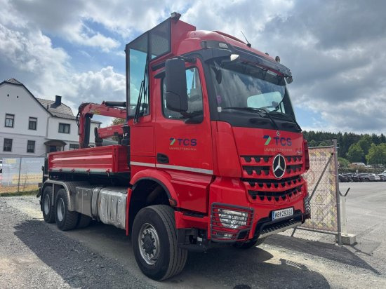 Mercedes-Benz AROCS 3552 963-2F Epsilon M100L86 Kran ? Leistungsstarker Holzladekran mit hoher Reichweite - شاحنة كرين: صور 2 Mercedes-Benz AROCS 3552 963-2F Epsilon M100L86 Kran ? Leistungsstarker Holzladekran mit hoher Reichweite - شاحنة كرين: صور 2