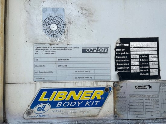 Schmitz SO1, Getränkeauflieger Orten Safe Server, Liftachse, Edscha-Verdeck - الخيمة نصف مقطورة: صور 3 Schmitz SO1, Getränkeauflieger Orten Safe Server, Liftachse, Edscha-Verdeck - الخيمة نصف مقطورة: صور 3