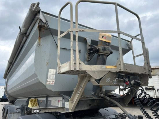Schwarzmüller Kippmulde 25m³, SAF, Rollplane, Podest, HYVA - قلابة نصف مقطورة: صور 3 Schwarzmüller Kippmulde 25m³, SAF, Rollplane, Podest, HYVA - قلابة نصف مقطورة: صور 3