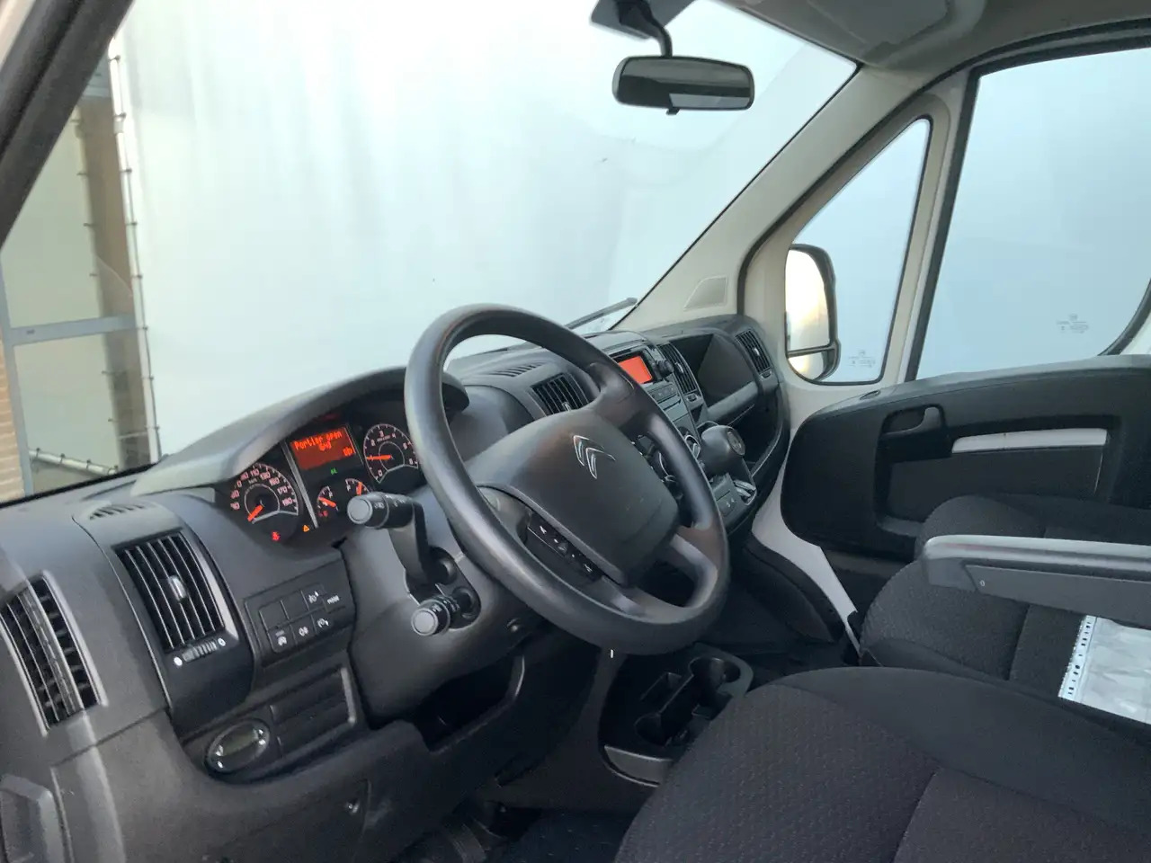 Citroen Jumper 2.2 BlueHDi 165 L3 3.5t Meubel bak & Deuren Airco - الشاحنات الصغيرة صندوق مغلق: صور 5 Citroen Jumper 2.2 BlueHDi 165 L3 3.5t Meubel bak & Deuren Airco - الشاحنات الصغيرة صندوق مغلق: صور 5