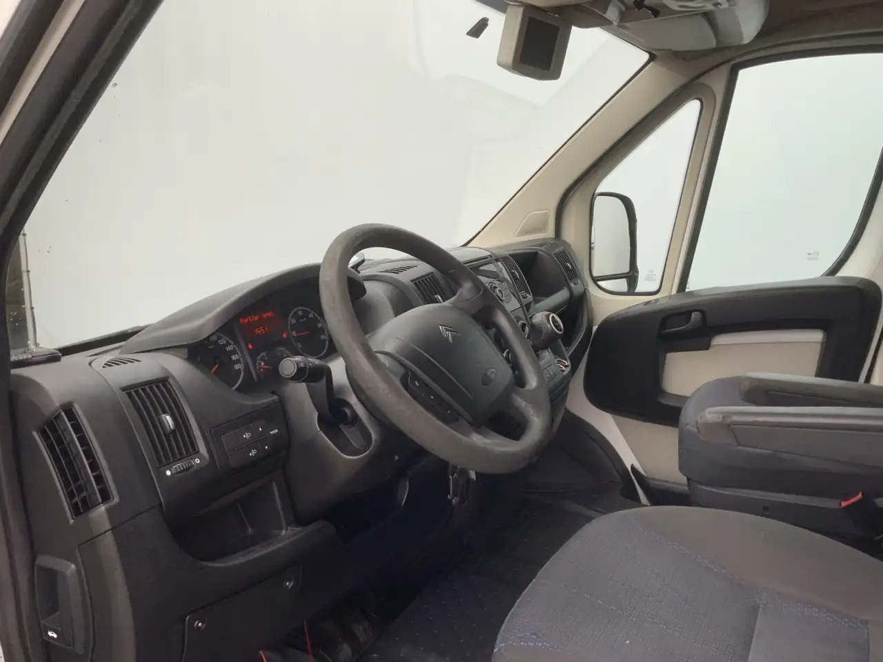 Citroen Jumper 30 2.2 HDI L2H2 Airco Cruise Camera 3 Zits sidebar - فان: صور 5 Citroen Jumper 30 2.2 HDI L2H2 Airco Cruise Camera 3 Zits sidebar - فان: صور 5