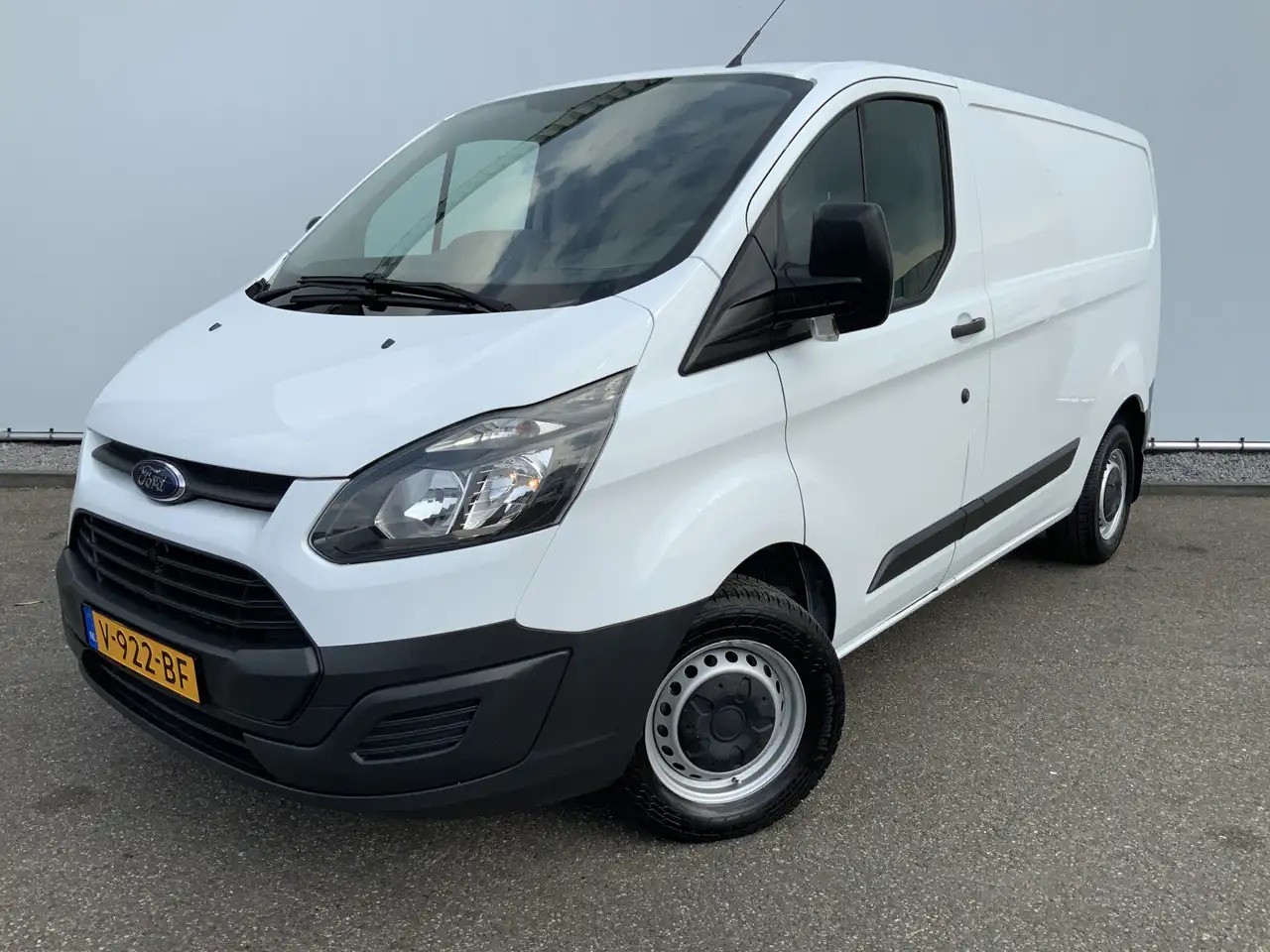 Ford Transit Custom 270 2.2 TDCI L1H1 Economy Edition Airco Cruise 3 Z - فان: صور 1 Ford Transit Custom 270 2.2 TDCI L1H1 Economy Edition Airco Cruise 3 Z - فان: صور 1