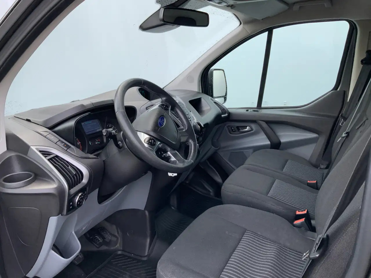 Ford Transit Custom 270 2.2 TDCI L1H1 Trend Airco Camera Cruise Dakdra - فان: صور 5 Ford Transit Custom 270 2.2 TDCI L1H1 Trend Airco Camera Cruise Dakdra - فان: صور 5